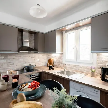 Stone House - Psarou